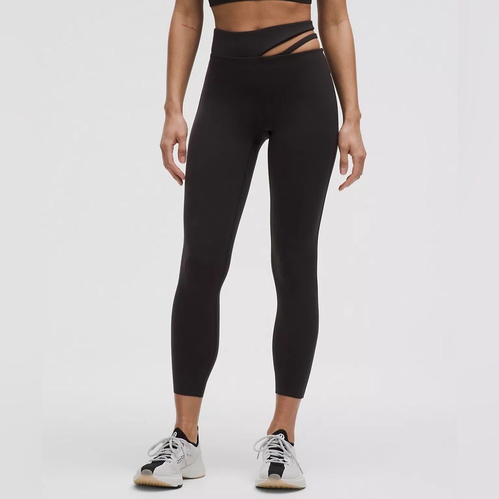 Lululemon Cut-Out Waist High-Rise Train Tight 25" in Black